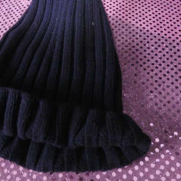 H&M | 4-8 years | Ribbed Navy Winter Hat With Pom Pom *Has a small hole - Picture 11 of 13